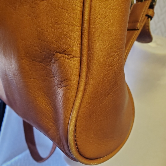 Boulder Ridge Full Grain Cowhide Convertible Backpack/Crossbody Bag - Picture 16 of 16